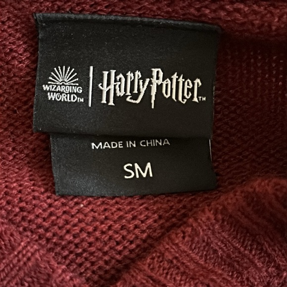 Harry Potter "Gryffindor" Vintage Cardigan Sweater Size Small - Picture 5 of 6